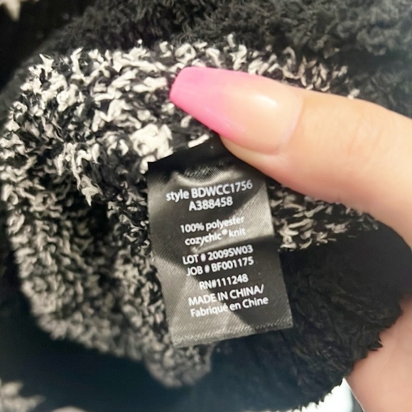 Barefoot Dreams Cozy Chic Soft Snowflake Knit Crewneck Fair Isle Sweater - Picture 3 of 8